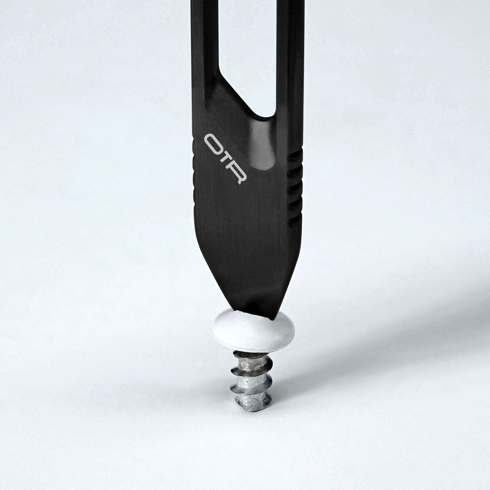 Black Mini Pry & Drive in Use