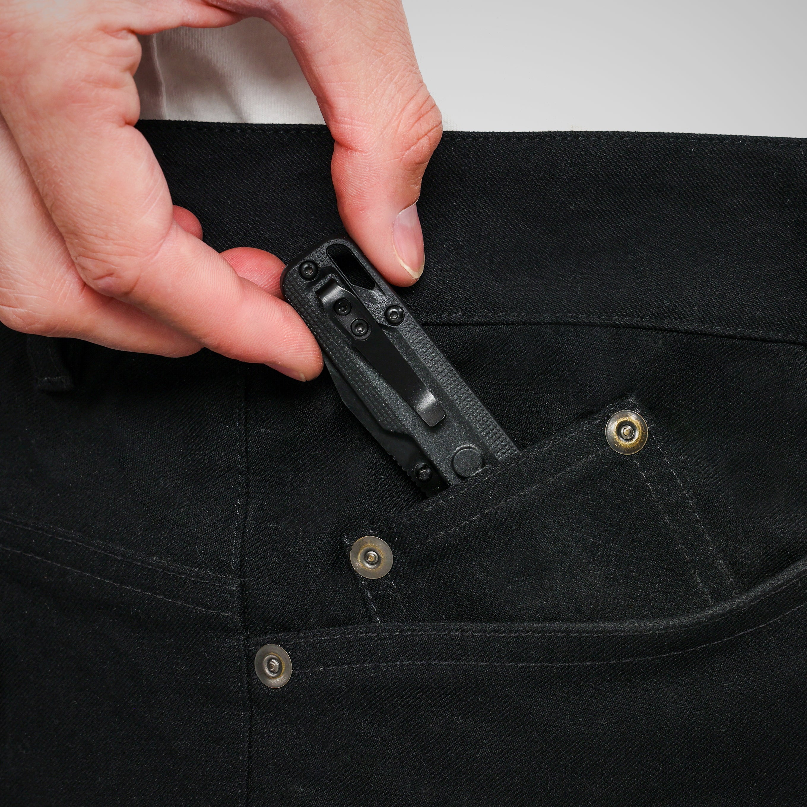 Mini Pocket Knife Lifestyle Image